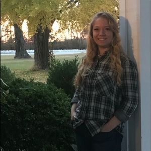 Meet your Posher, Kayla